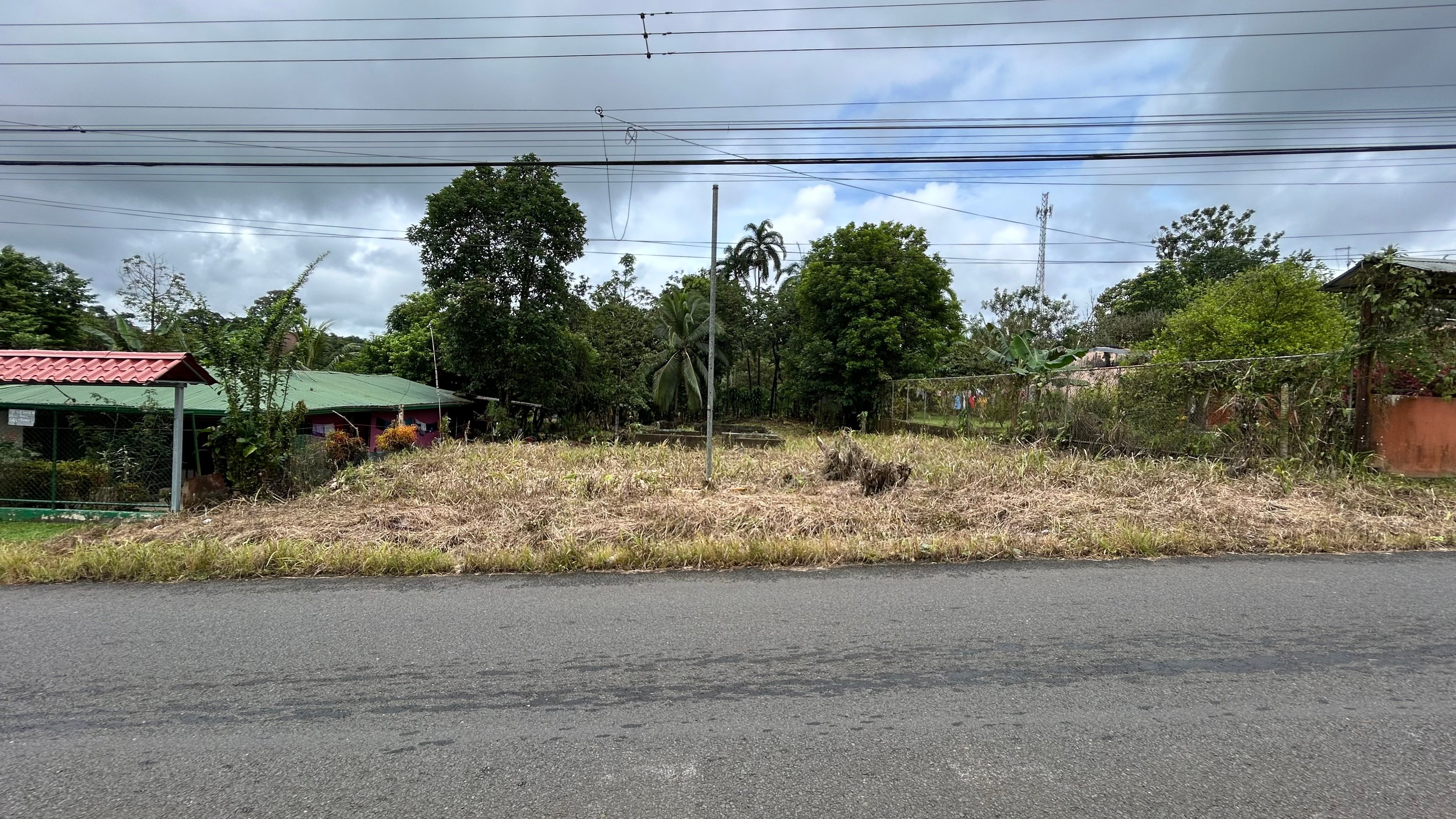 Fotografía 1 de Terreno con construcción Heredia Sarapiquí (9515-1)
