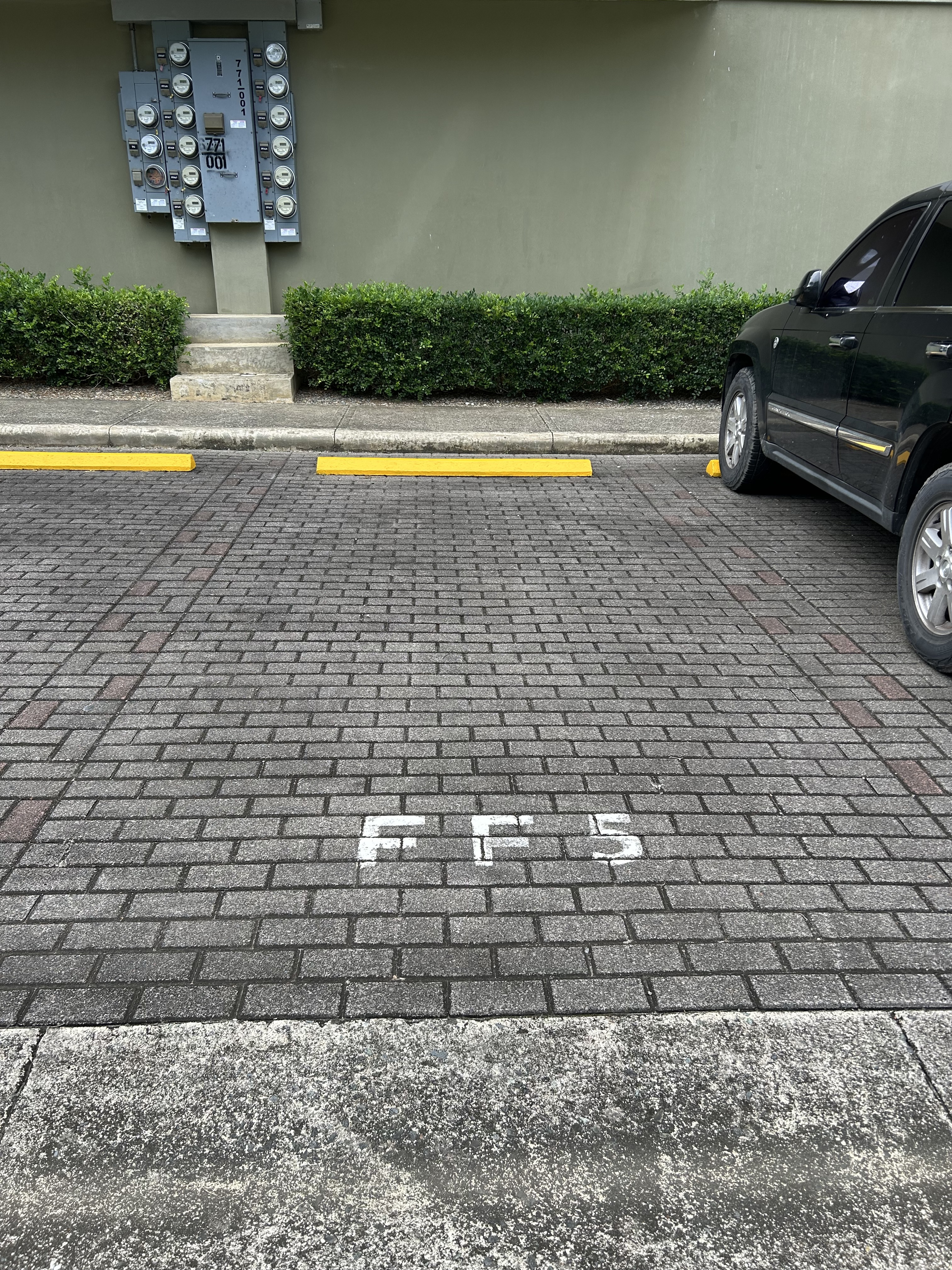 Fotografía 1 de Parqueo en Condominio Parque Caribe (9218-2)