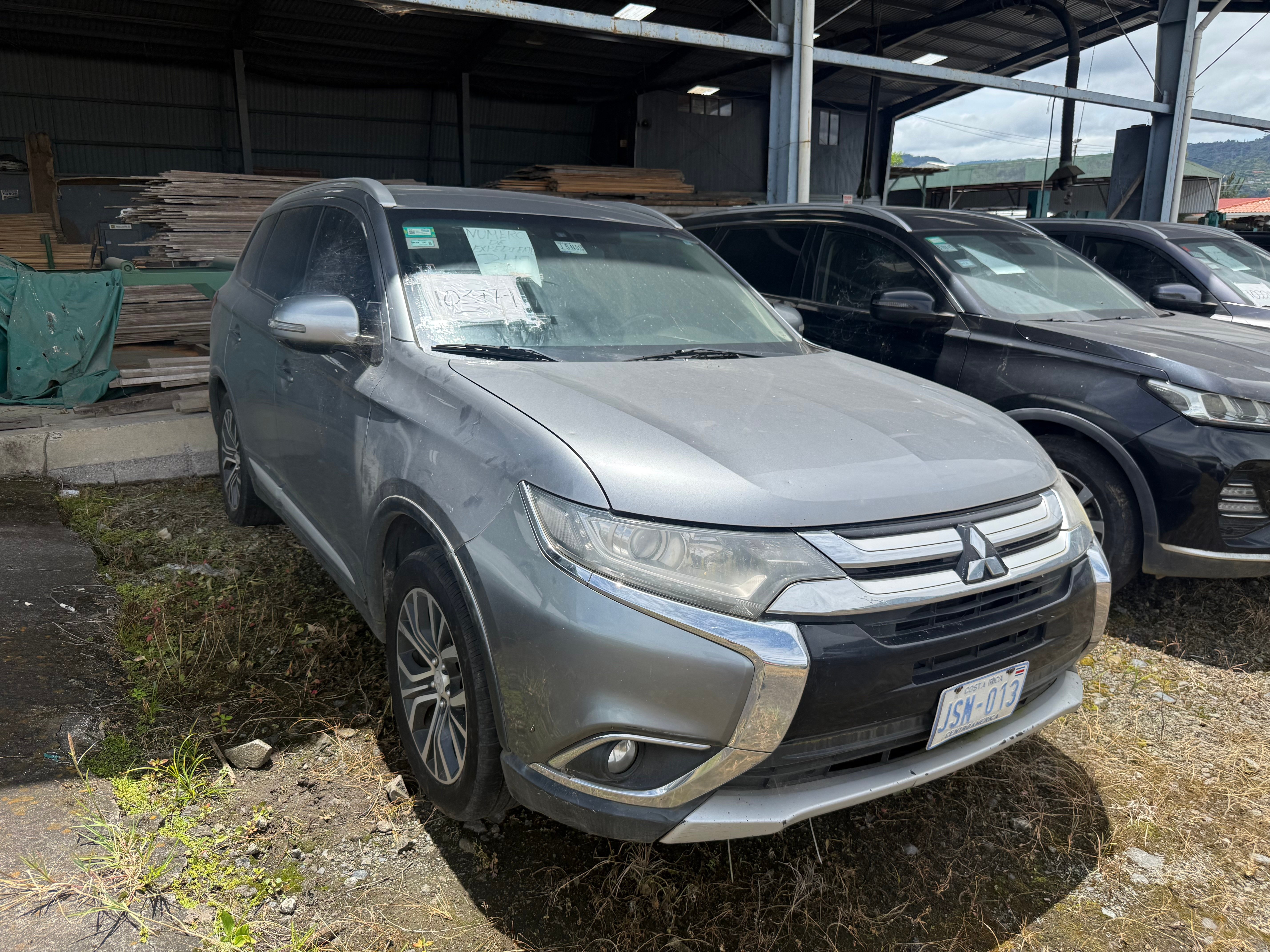 MITSUBISHI OUTLANDER 2016
