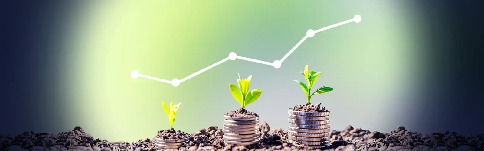 Pilas de monedas con plantas creciendo sobre ellas y una línea ascendente blanca en el fondo que simboliza crecimiento.